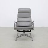 Soft Pad Chair EA 222 – Lounge by Charles and Ray Eames for Vitra