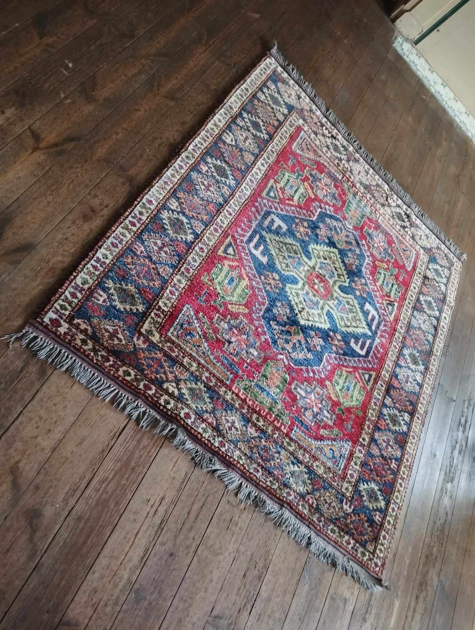 Handmade Pakistani Gazni rug 149x135cm