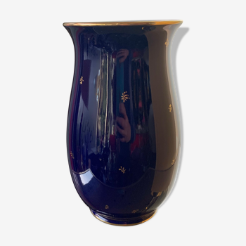 Vase en porcelaine bleu et doré Sevres
