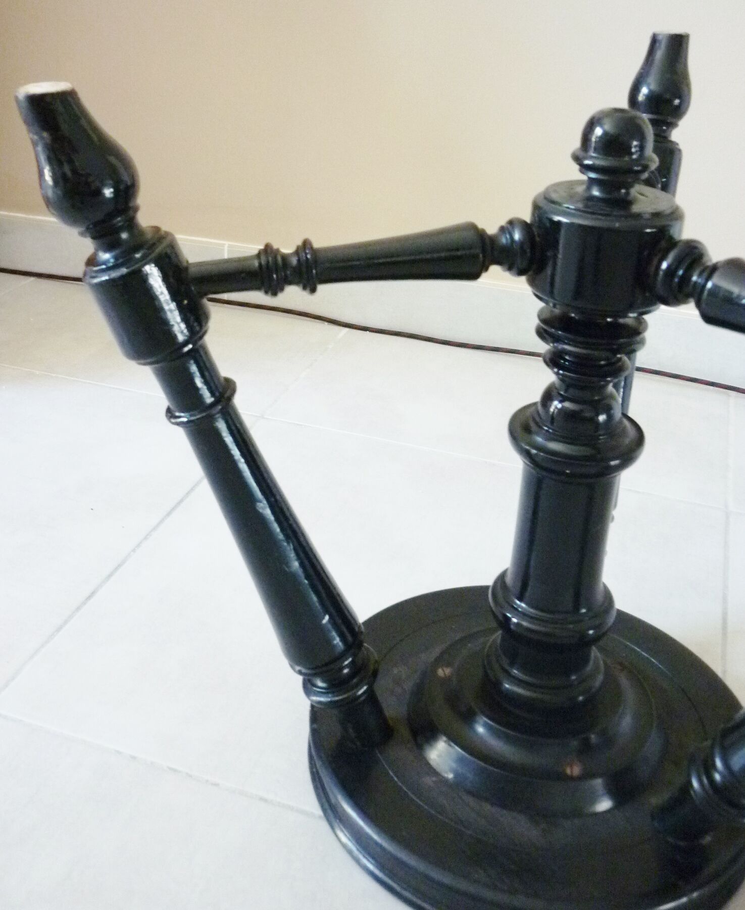 Piano stool of period and style Napoleon III, XIXth, tripod, blackened wood, adjustable