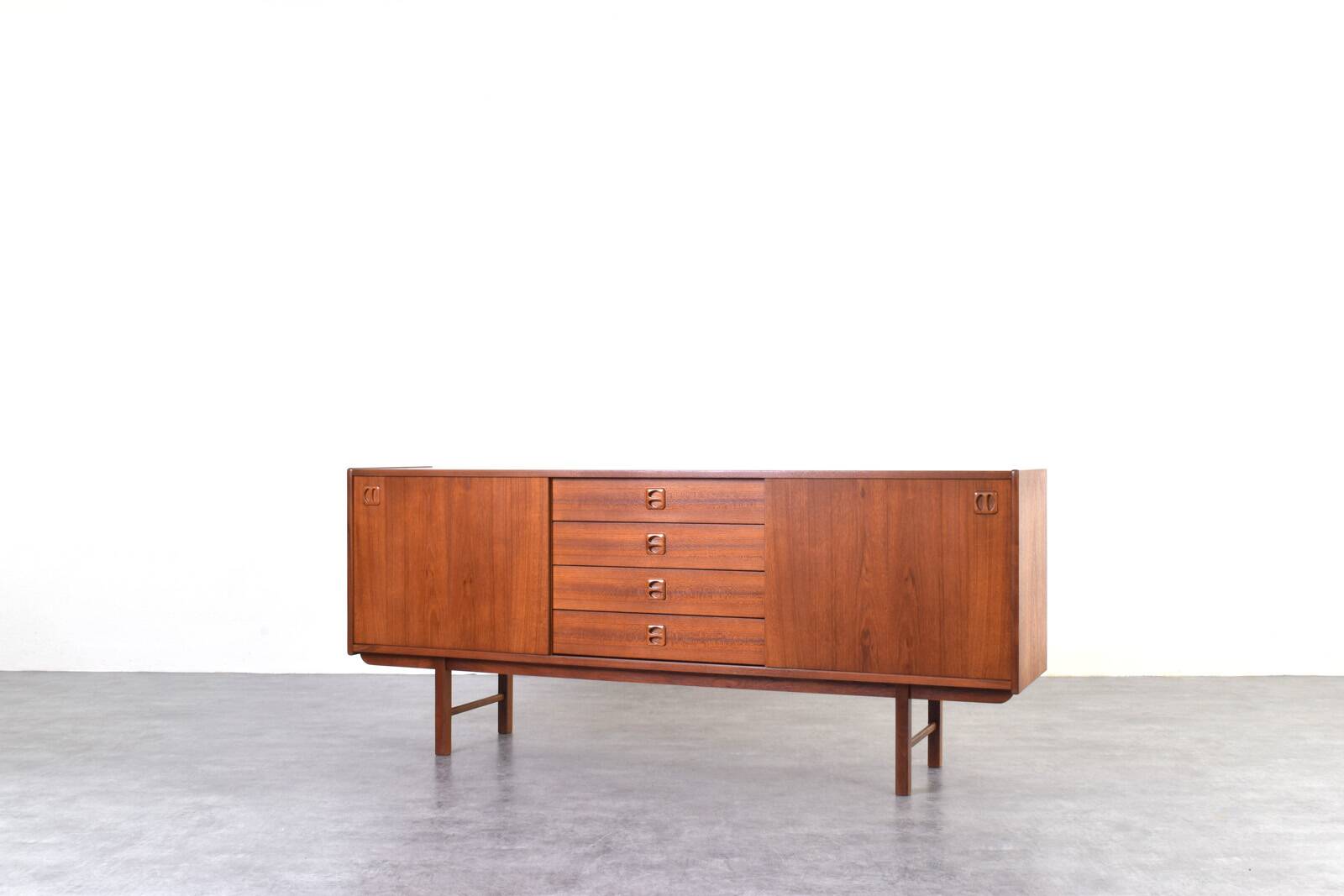 Buffet en teck du milieu du siècle par Klippan Korsør pour Ikea, années 1960.