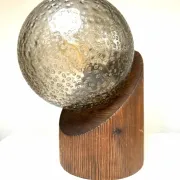 Lampe de table sphérique par Hustadt Leuchten, Allemagne, vers les années 1970.