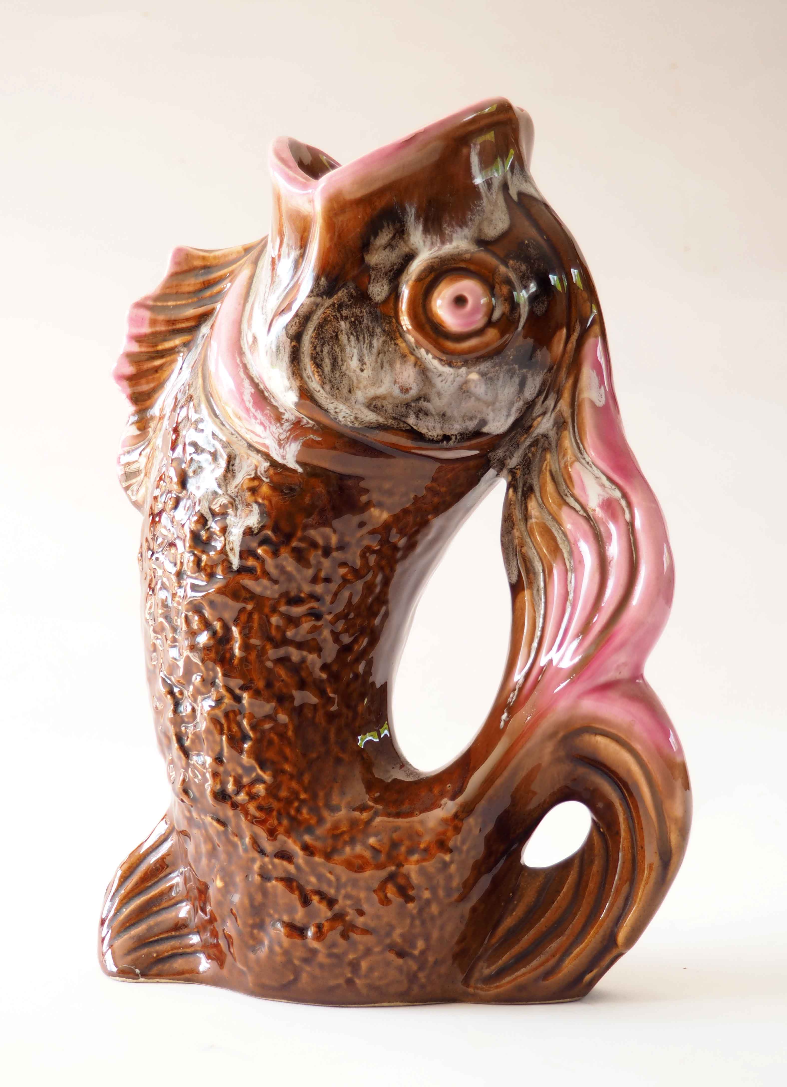 Fish vase pitcher slurry