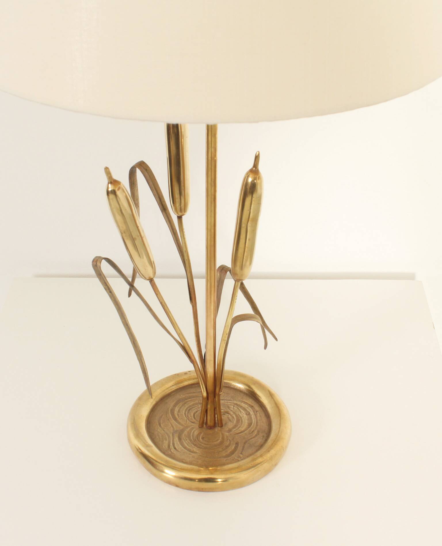 Brass table lamp adorned with wheat ears, 1970s, Italy.