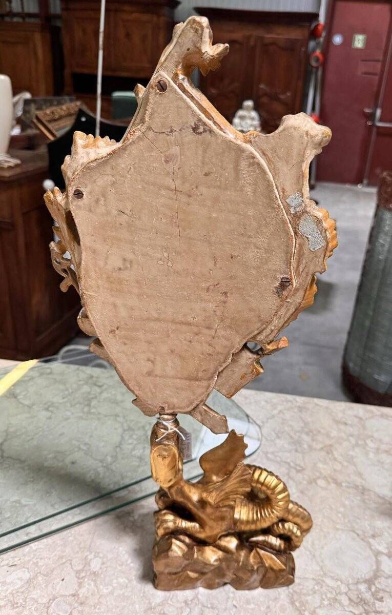 According to Gabriel Viardot: dragon mirror in gilded wood.