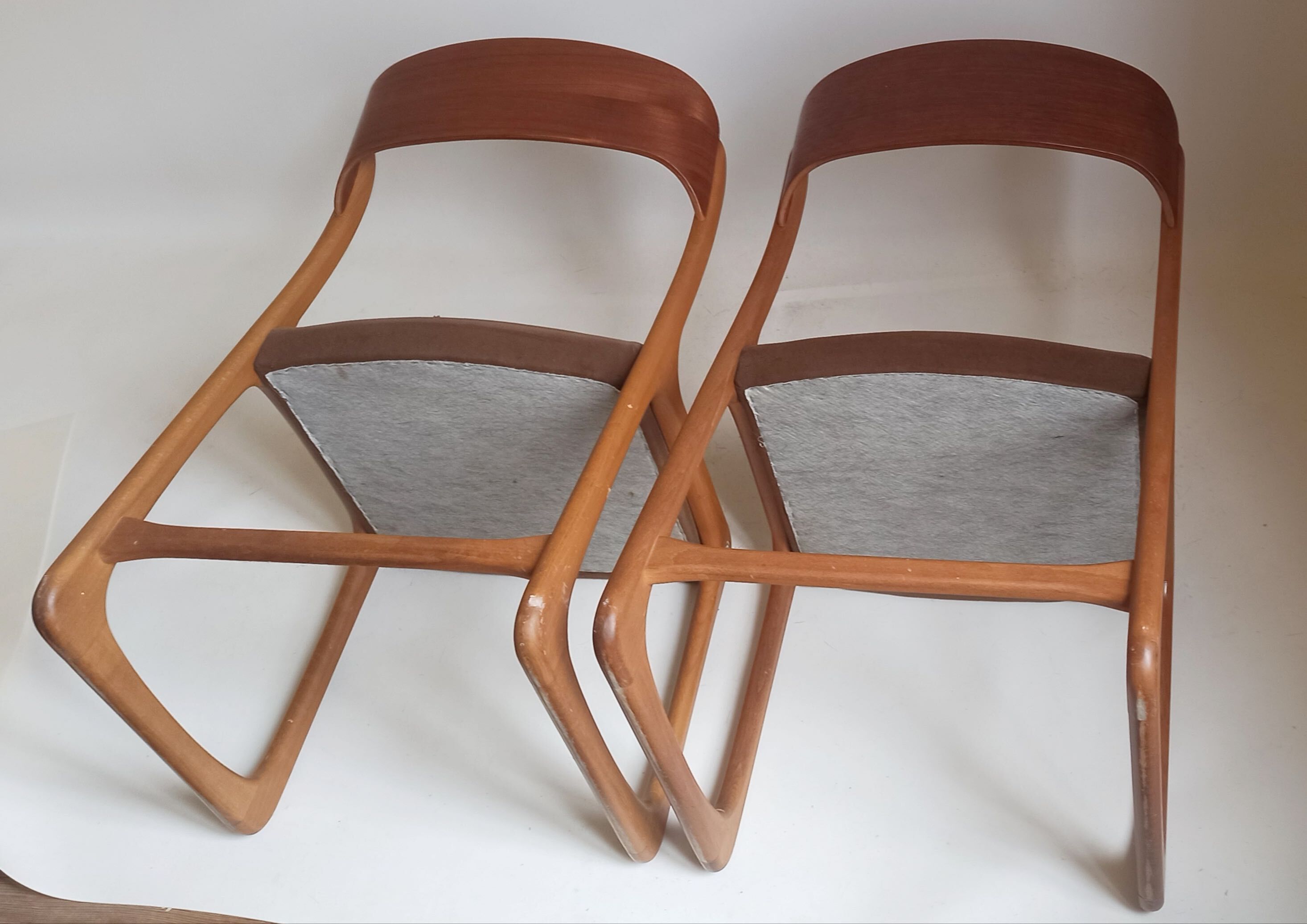 Pair of chairs Baumann sled feet 60s