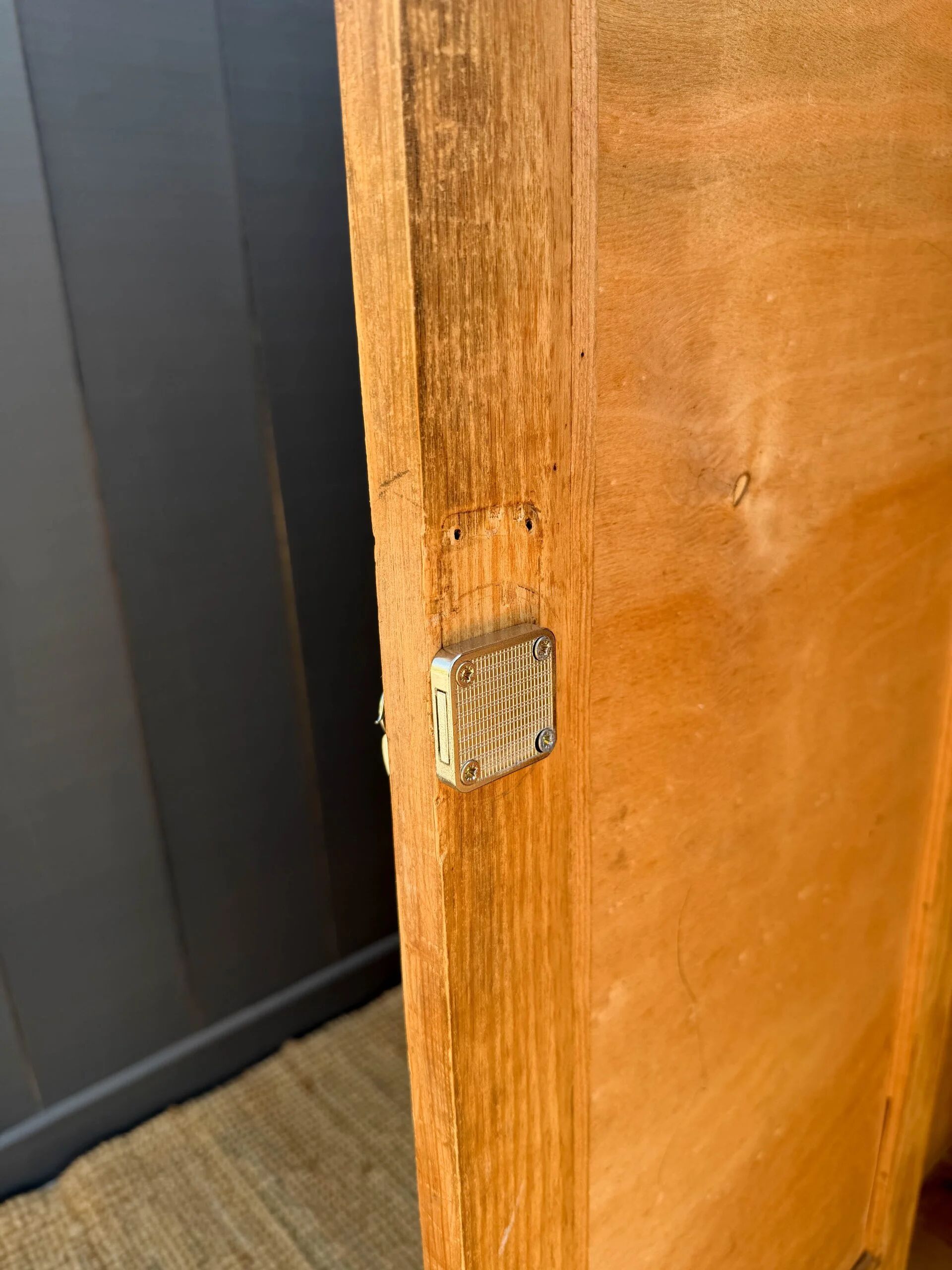Armoire asymétrique