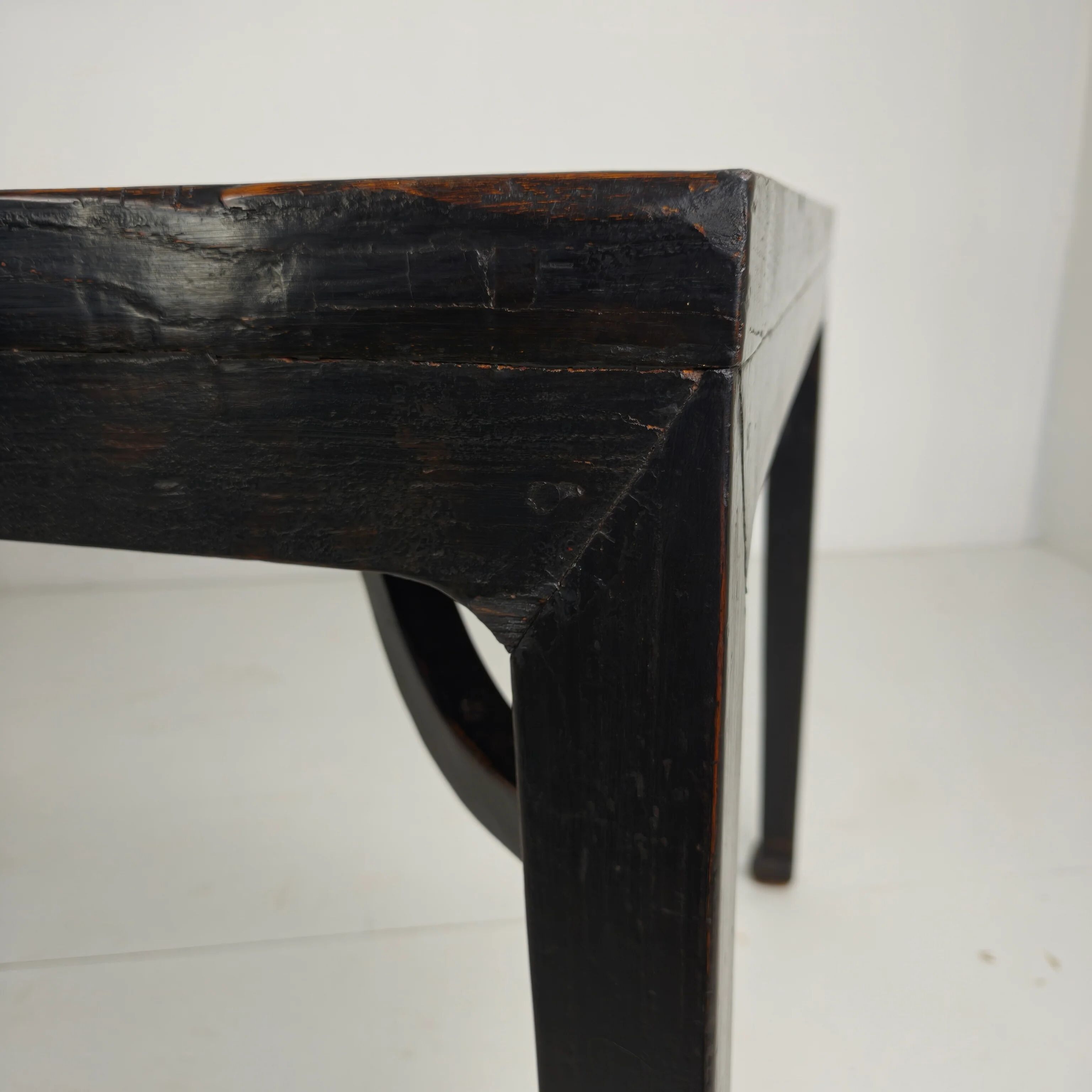 Table de salle à manger chinoise Qing noire (230 cm) — milieu à fin du XVIIIe siècle — laque d'origine