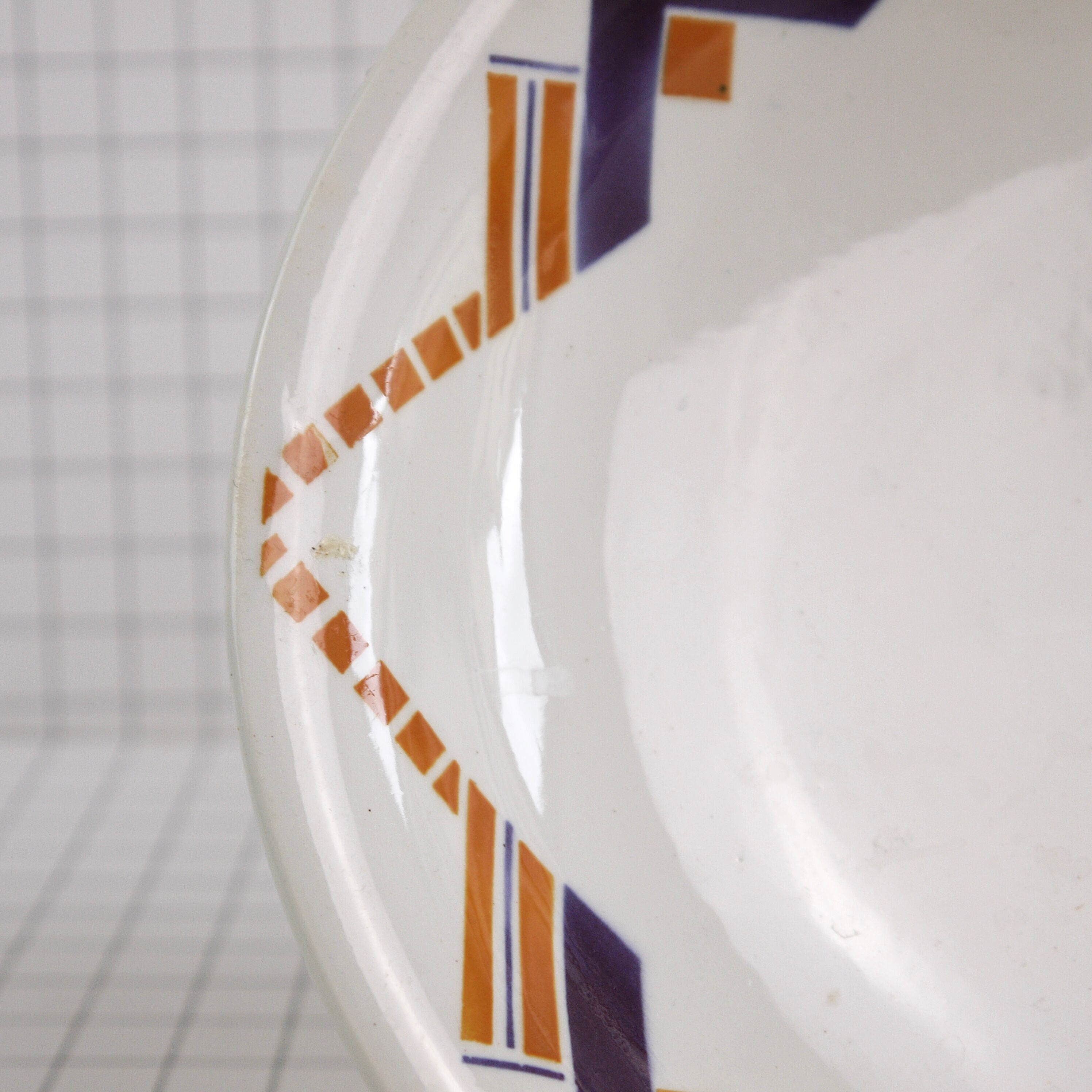 Display cake, compote mill of wolves