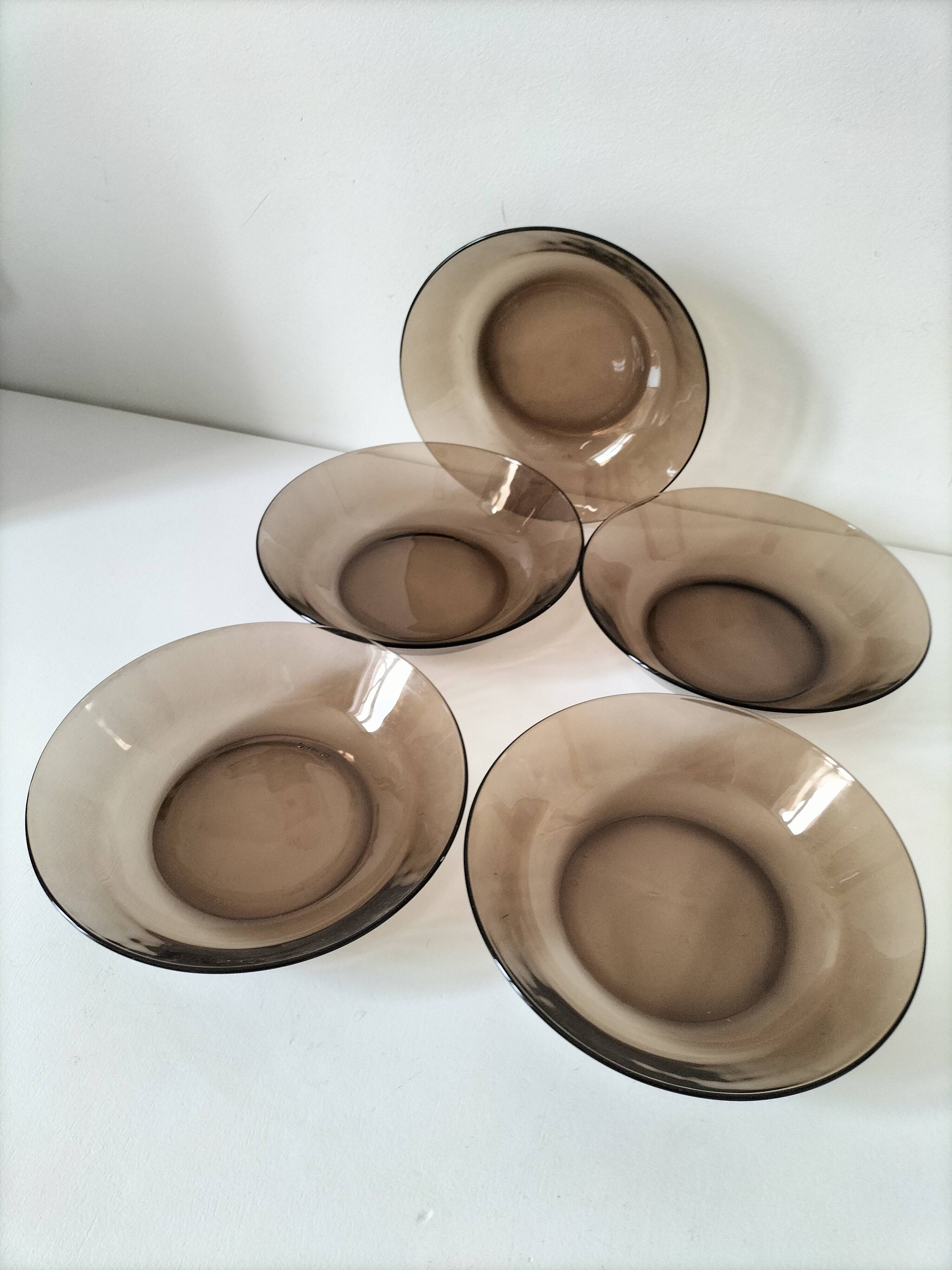 Ensemble de 5 assiettes creuses vintage Duralex en verre fumé marron glacé