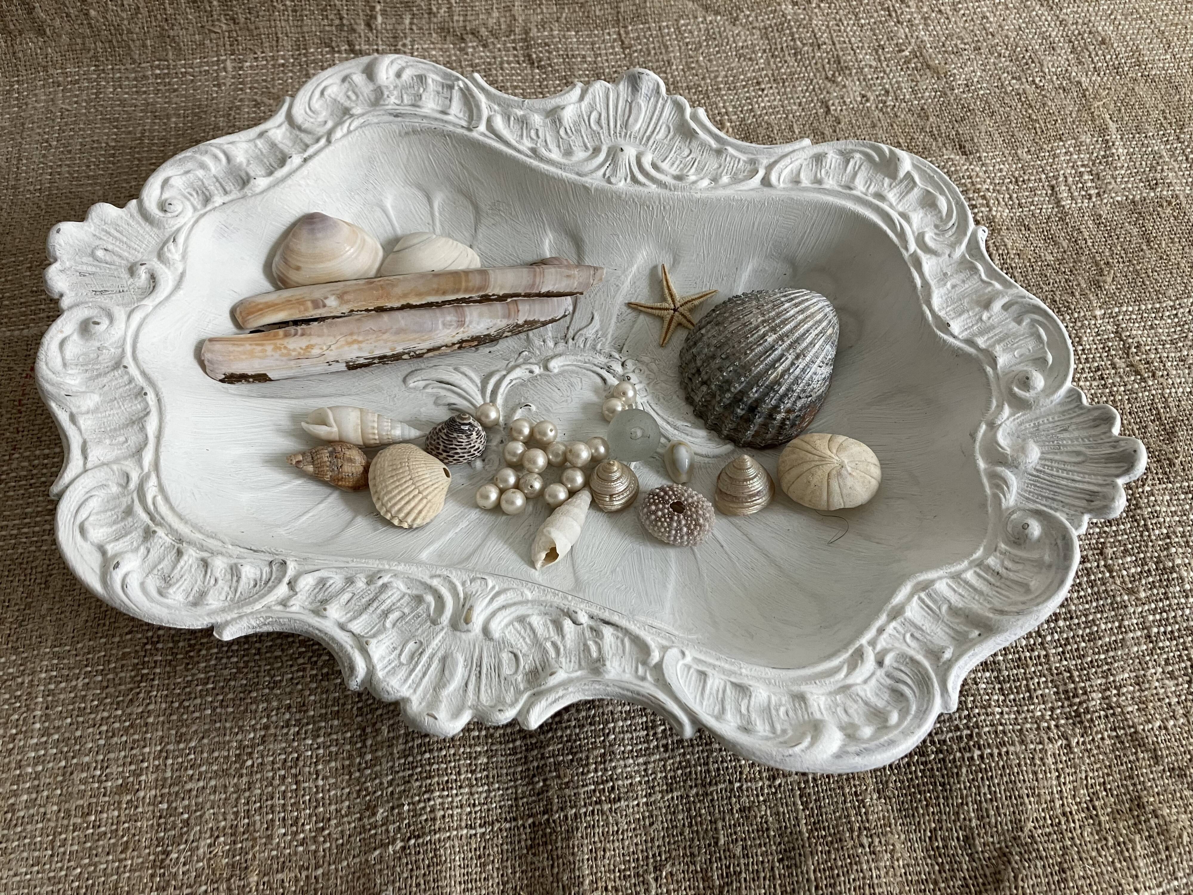 Bowl, pocket emptier