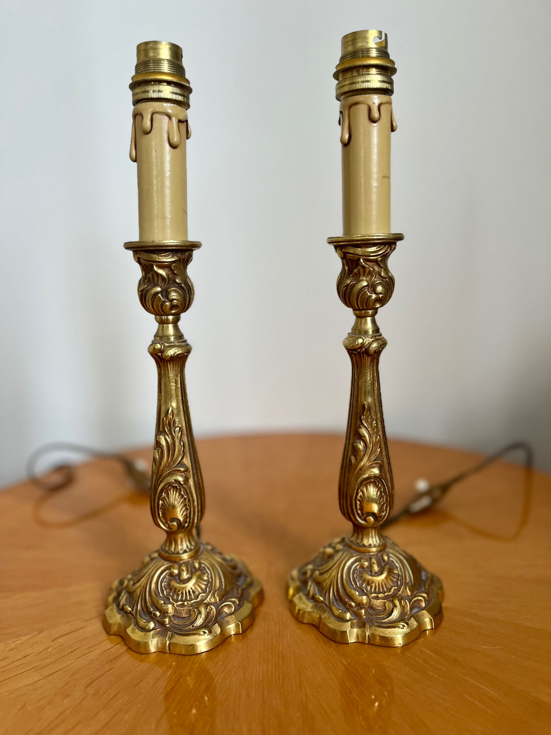 Pair of Louis XV rocaille bronze lamps