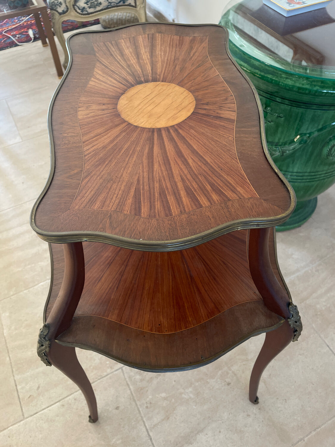 Guéridon table à thé style Louis XV