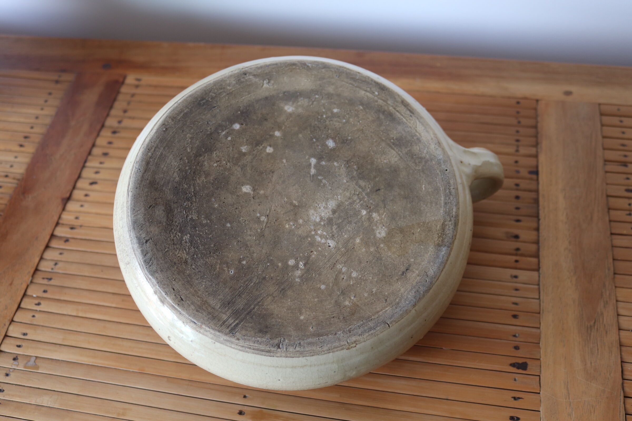 Ancient Gourd hot water bottle shape toad in beige sandstone