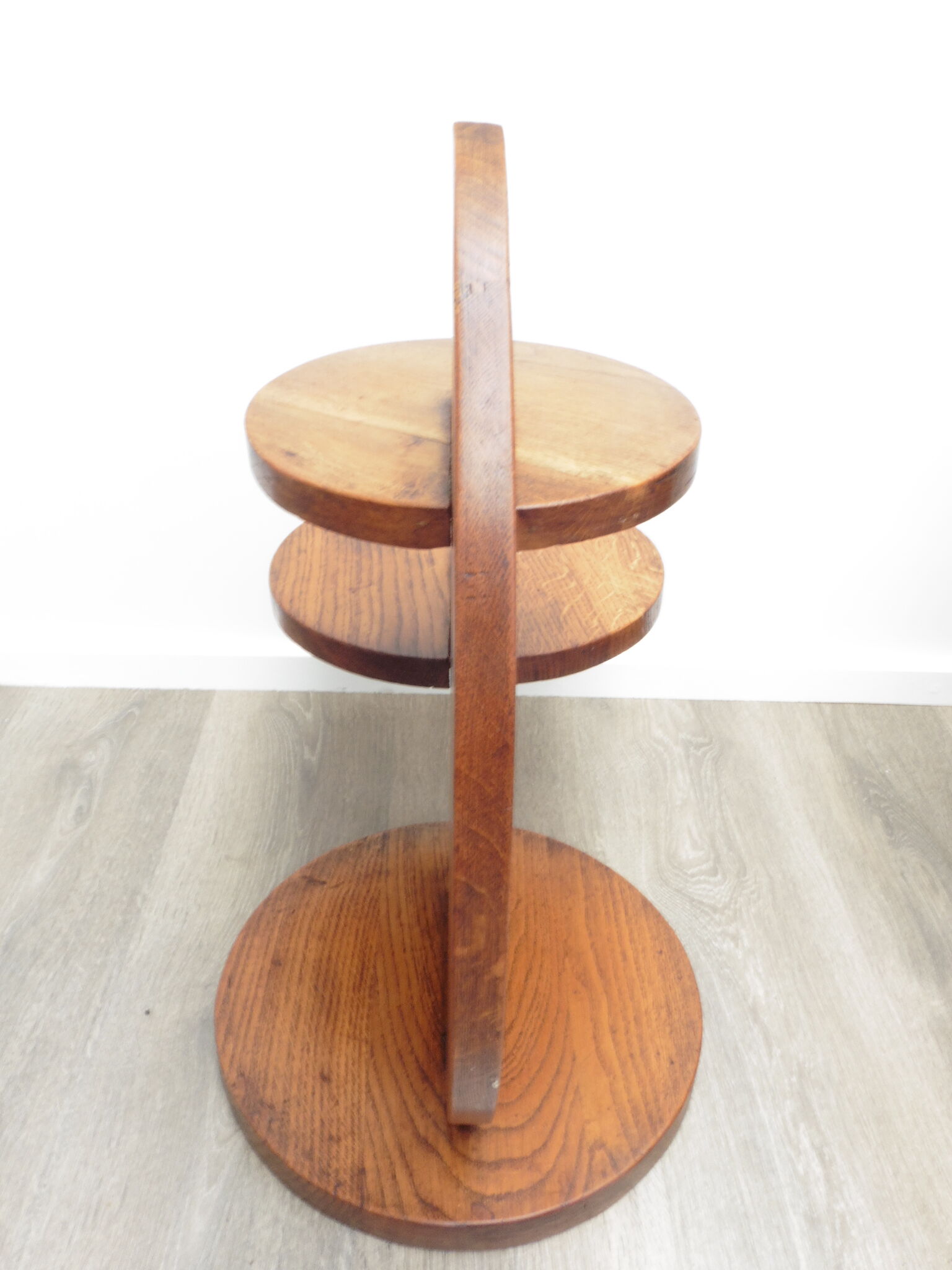 Half moon plant holder