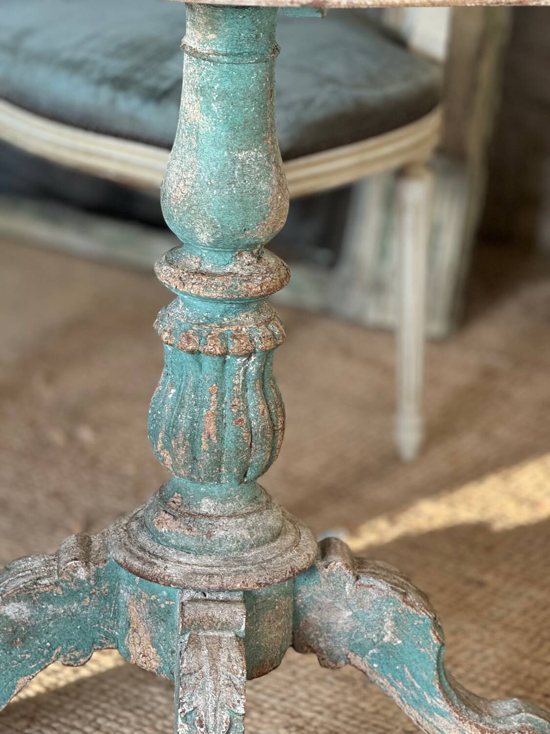 Travel pedestal table