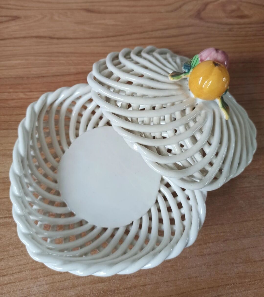 Vintage woven box - Fruit decor in slipware