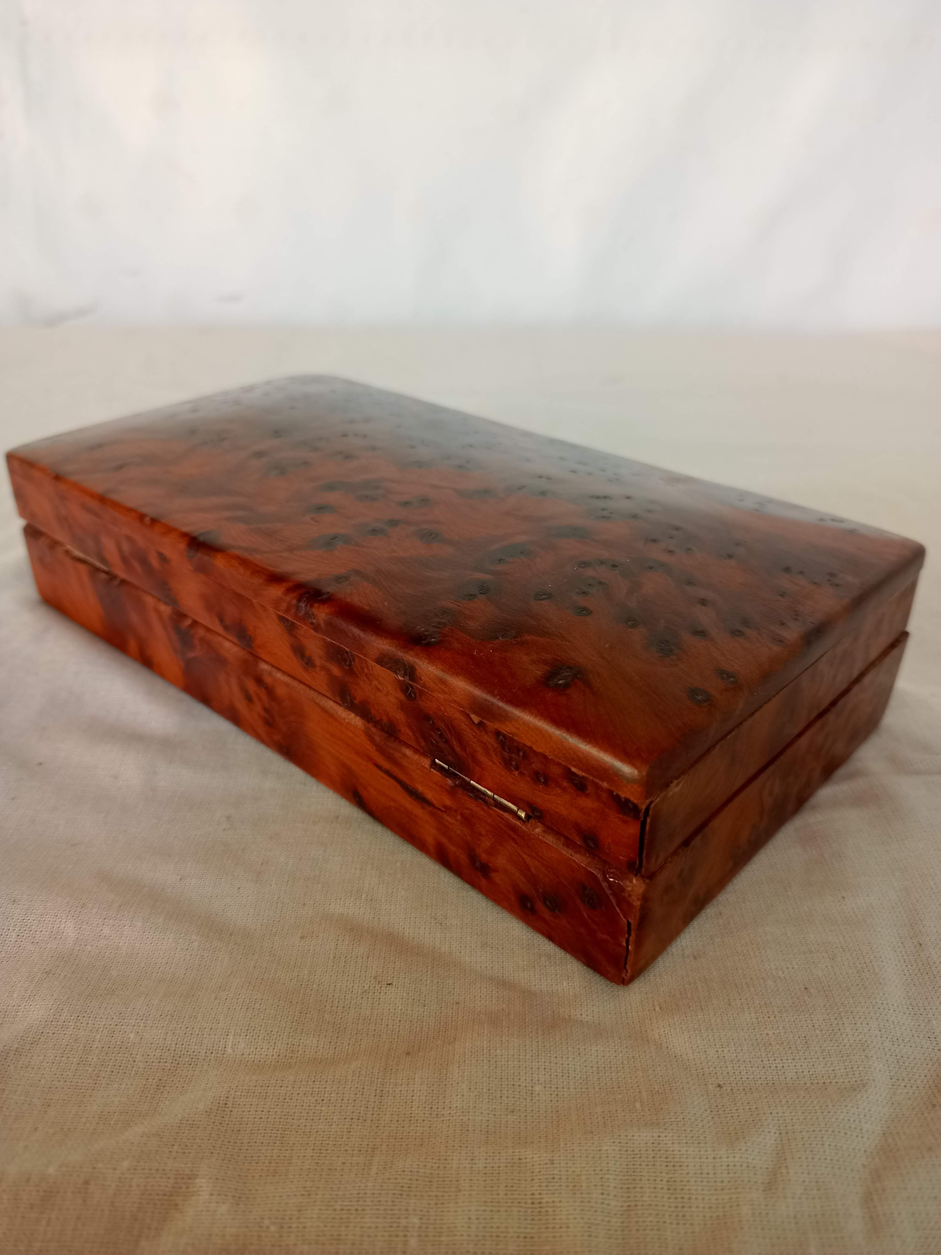 Solid cedar magnifying glass box