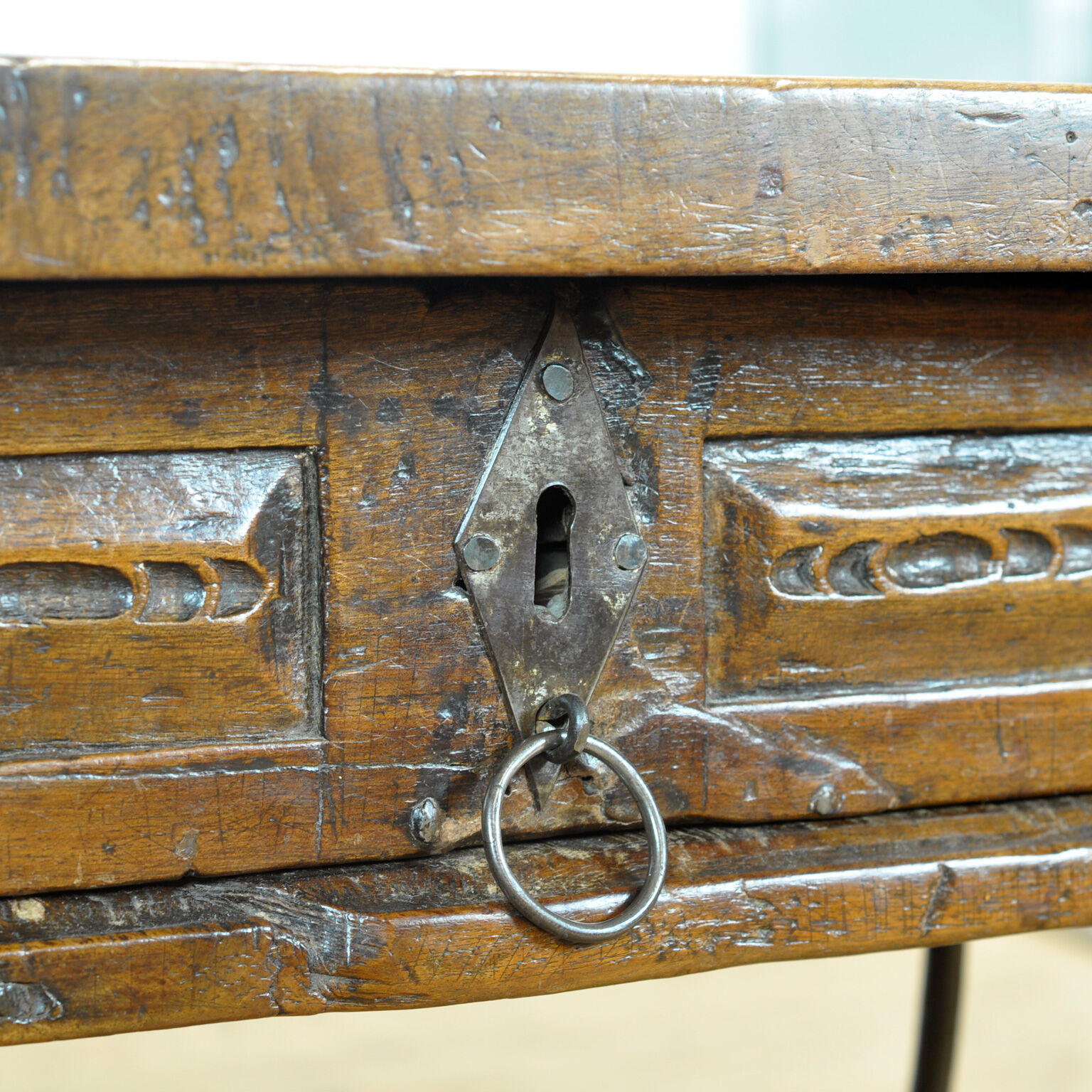 17th-century Spanish walnut table