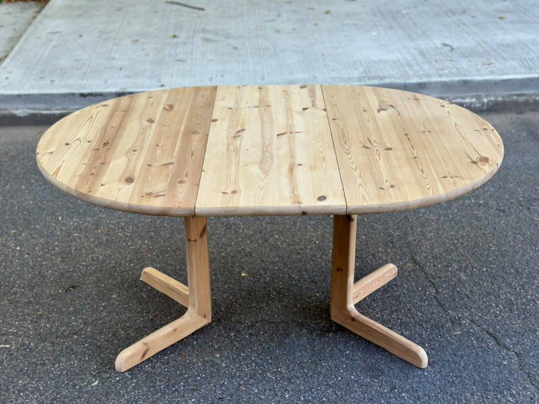 Table à manger ronde décapée extensible style Rainer Daumiller Hirtshal 146