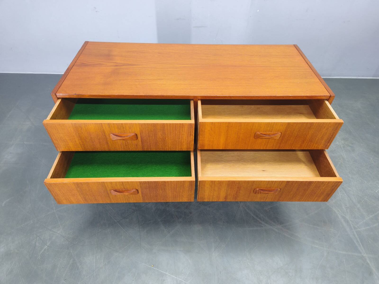 Mid-Century Danish Sideboard with Teak Veneer and Hairpin Legs, 1960