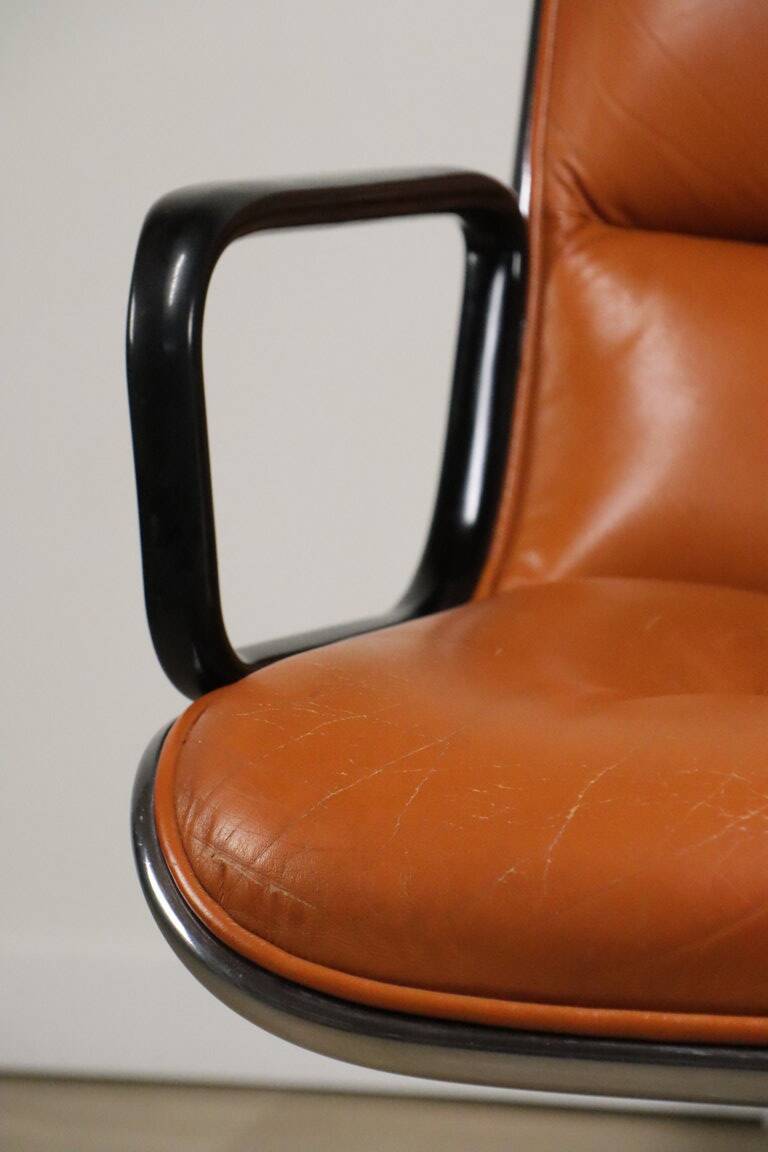 Charles Pollock leather office chair, Knoll edition, 1970