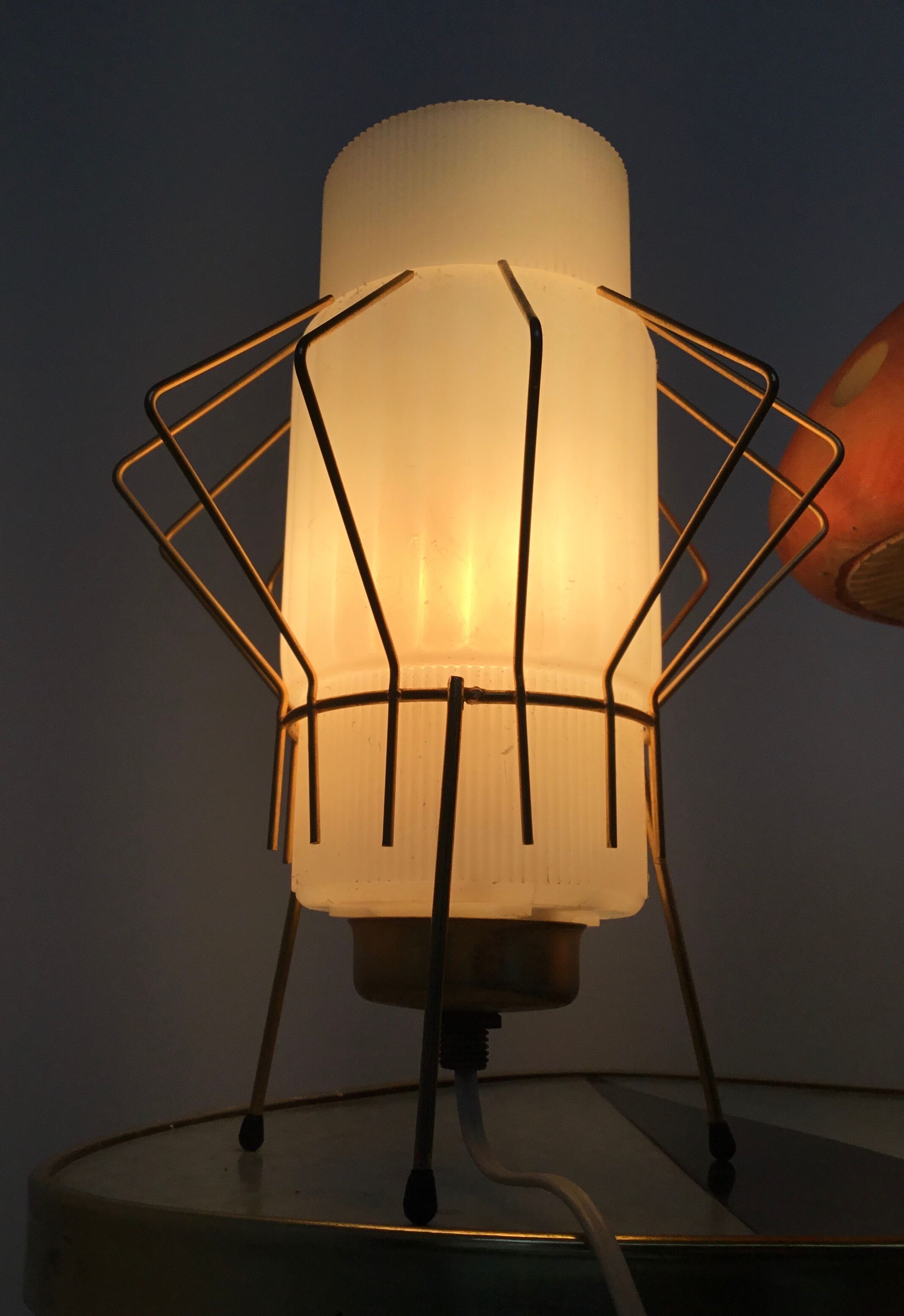 Vintage tripod-gold and plastic-topped lamp - 1960