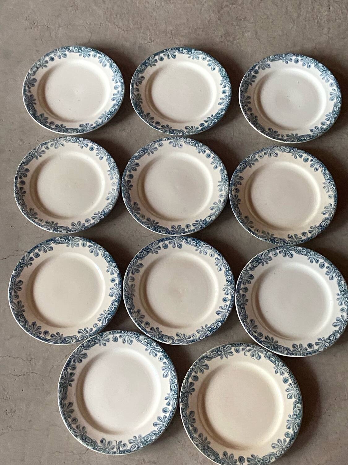 Set of six flat plates Terre de fer, Savoie model