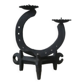 Bougeoir en fonte de ferronnerie fer à cheval chandelier candélabre décoration brutaliste artisanal