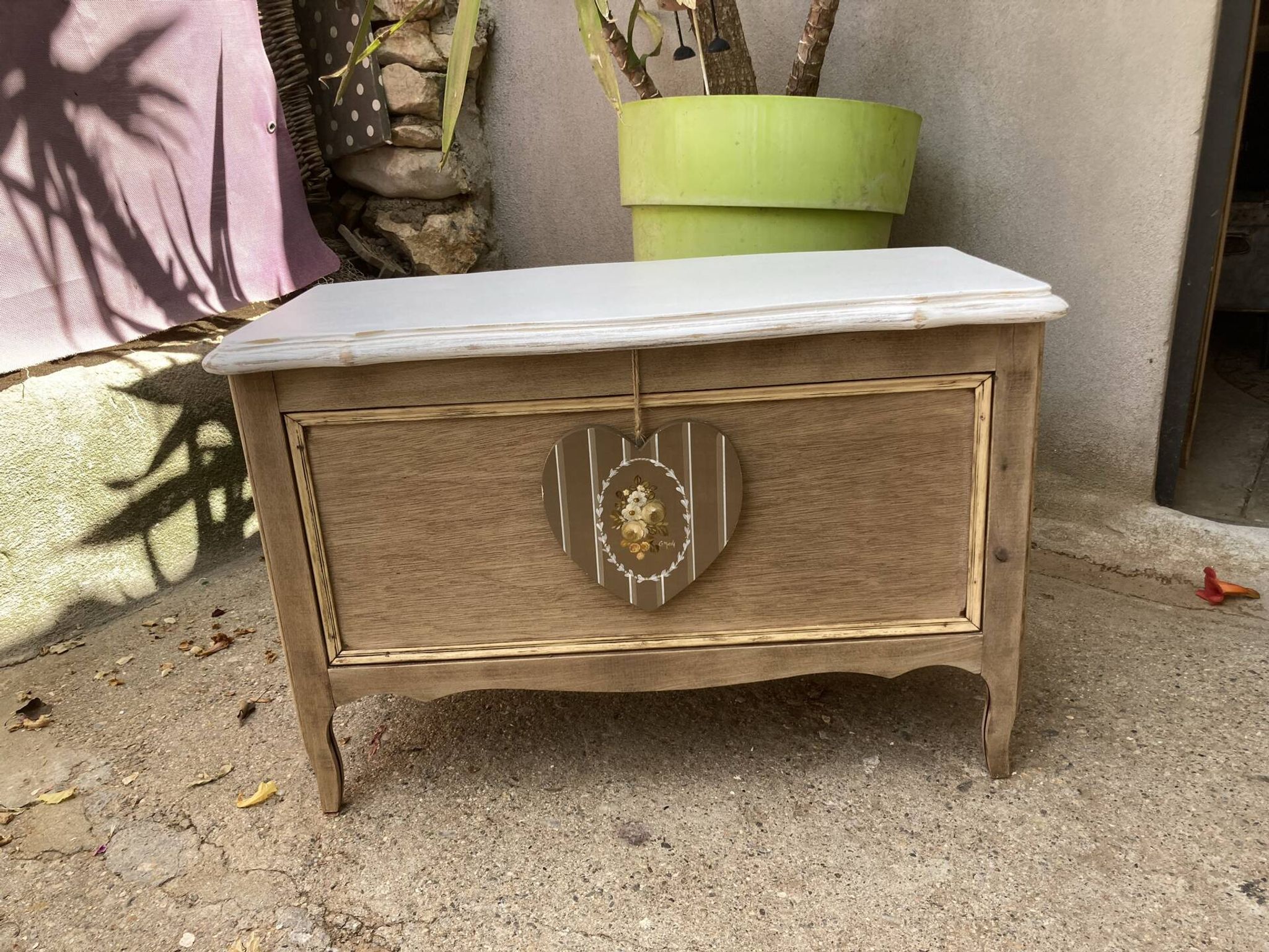 Very nice vintage heart toy chest in L. Ashley removable style.