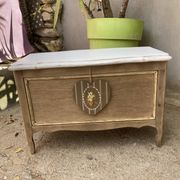 Very nice vintage heart toy chest in L. Ashley removable style.