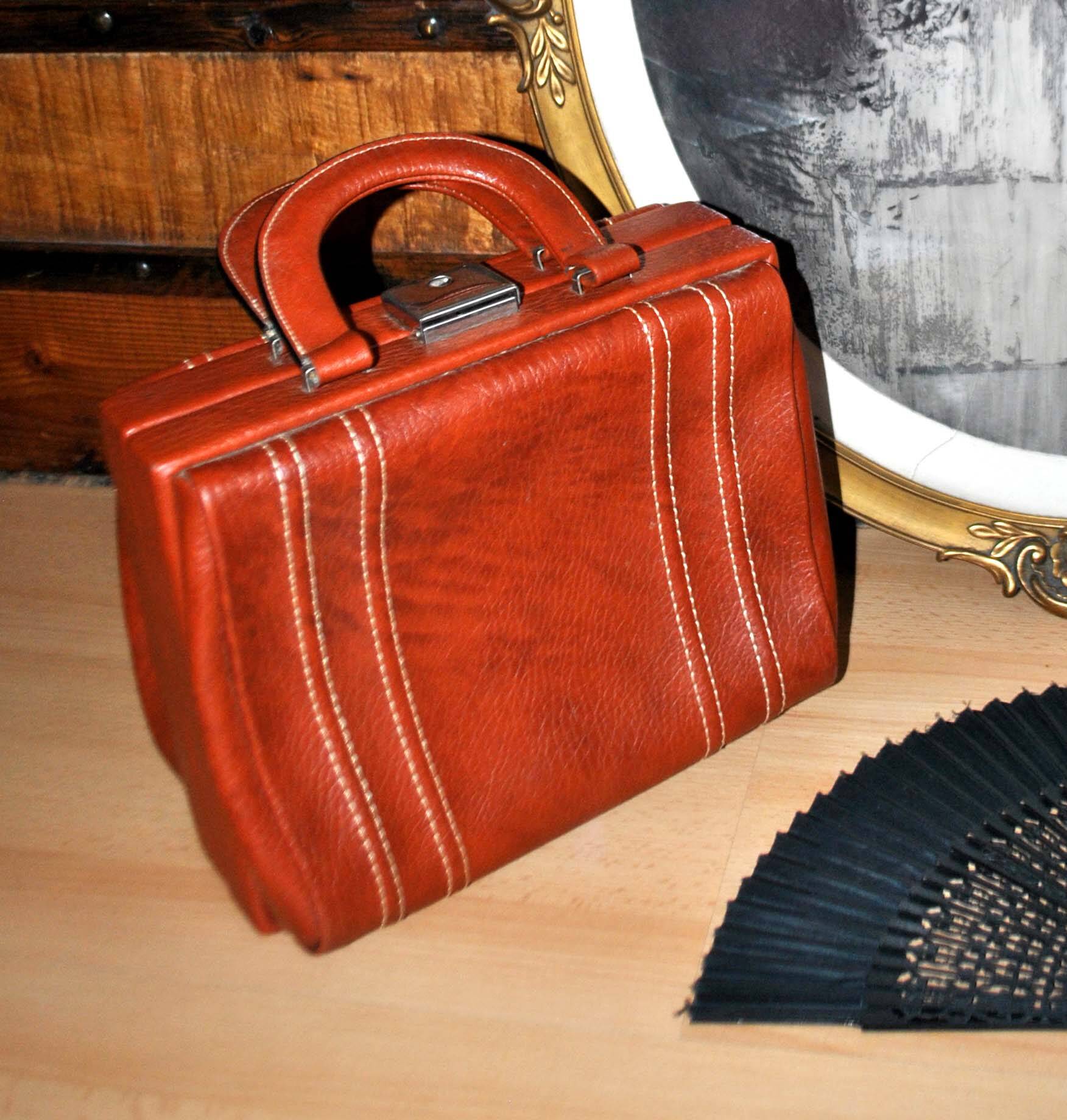Vintage Valisette handbag 1940-1950 Orange-brown faux Skai Malette Vanity