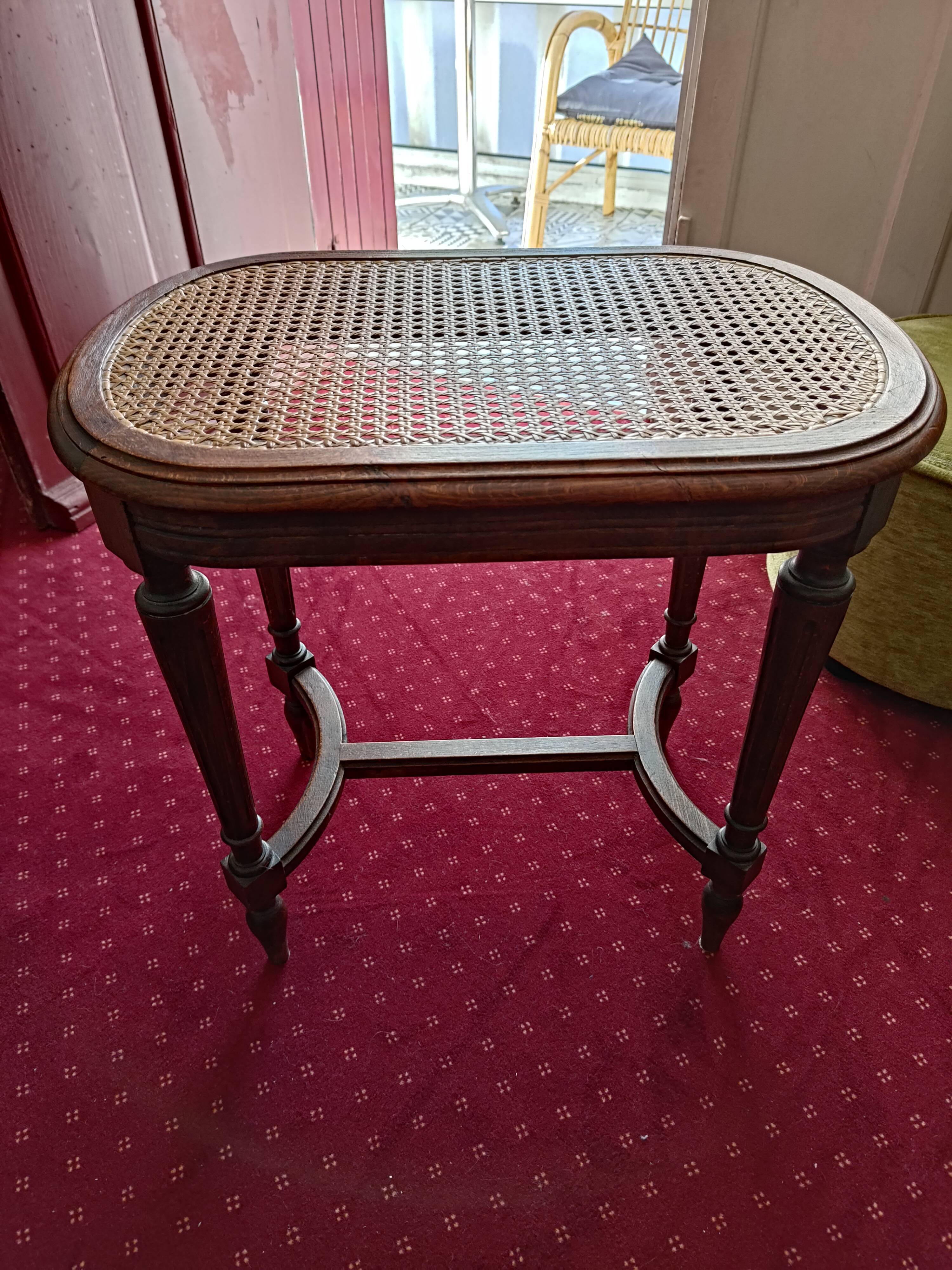Canned piano stool