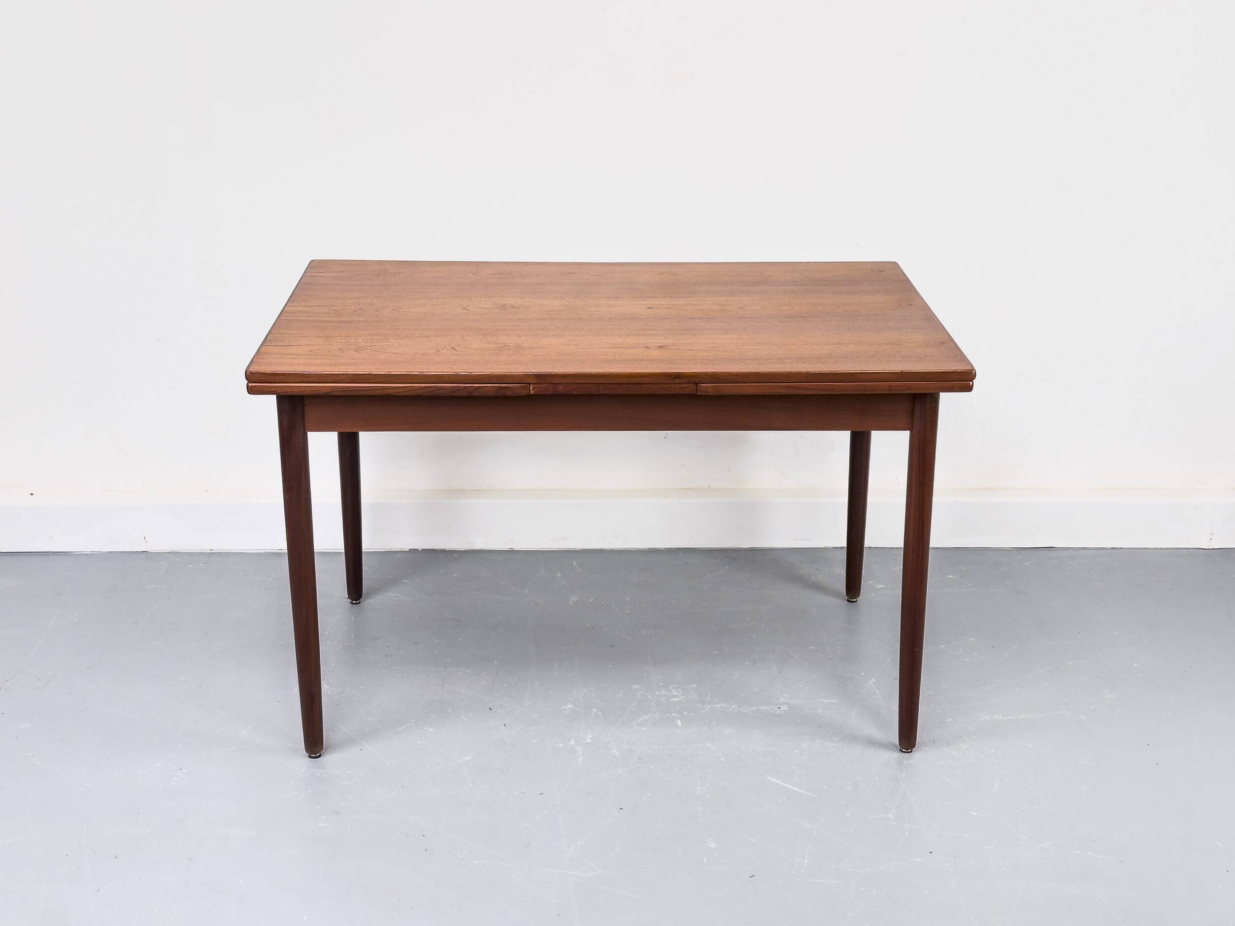 Table danoise extensible en teck, 1960