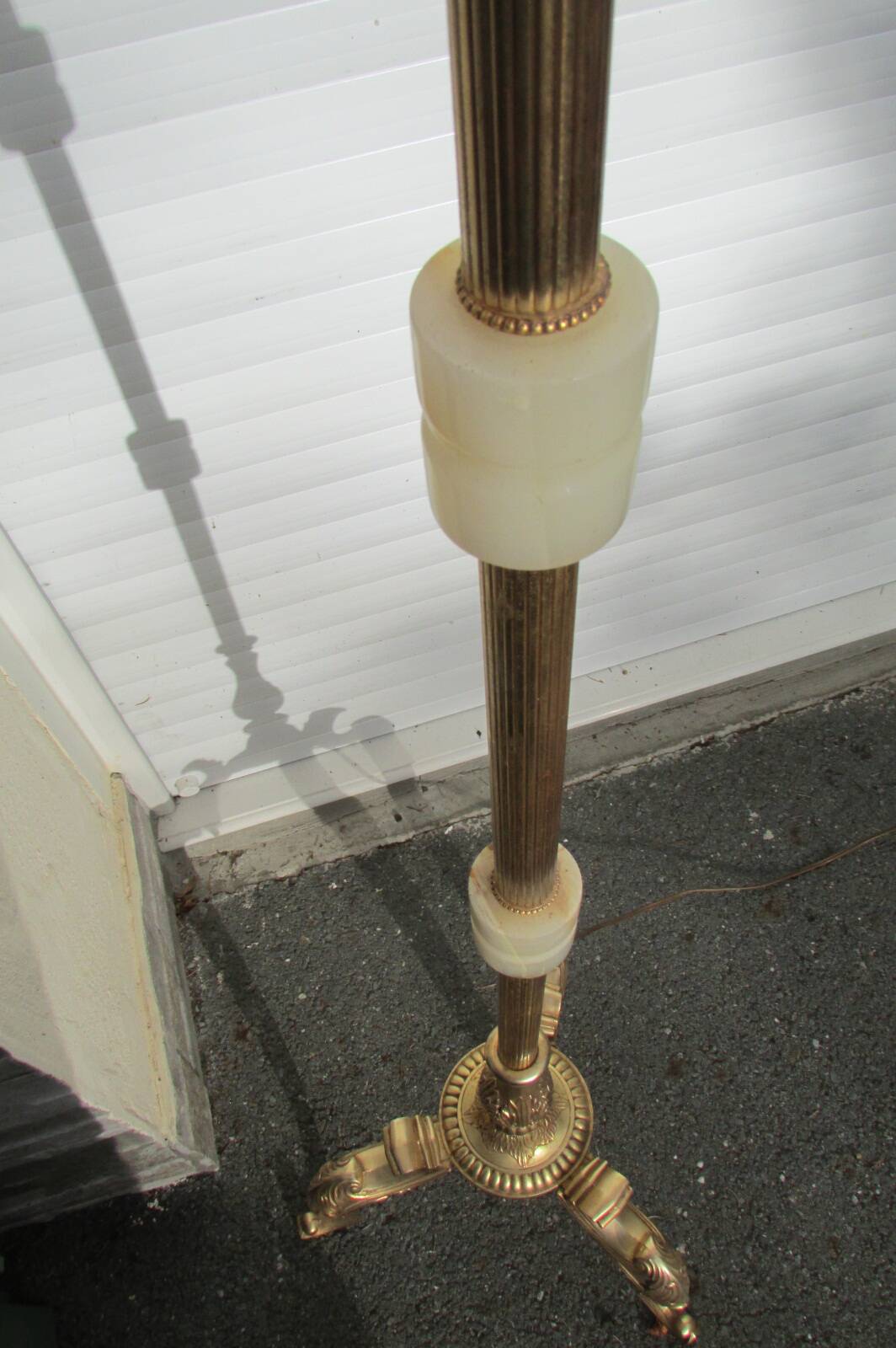 Vintage floor lamp in bronze, brass and onyx, tripod