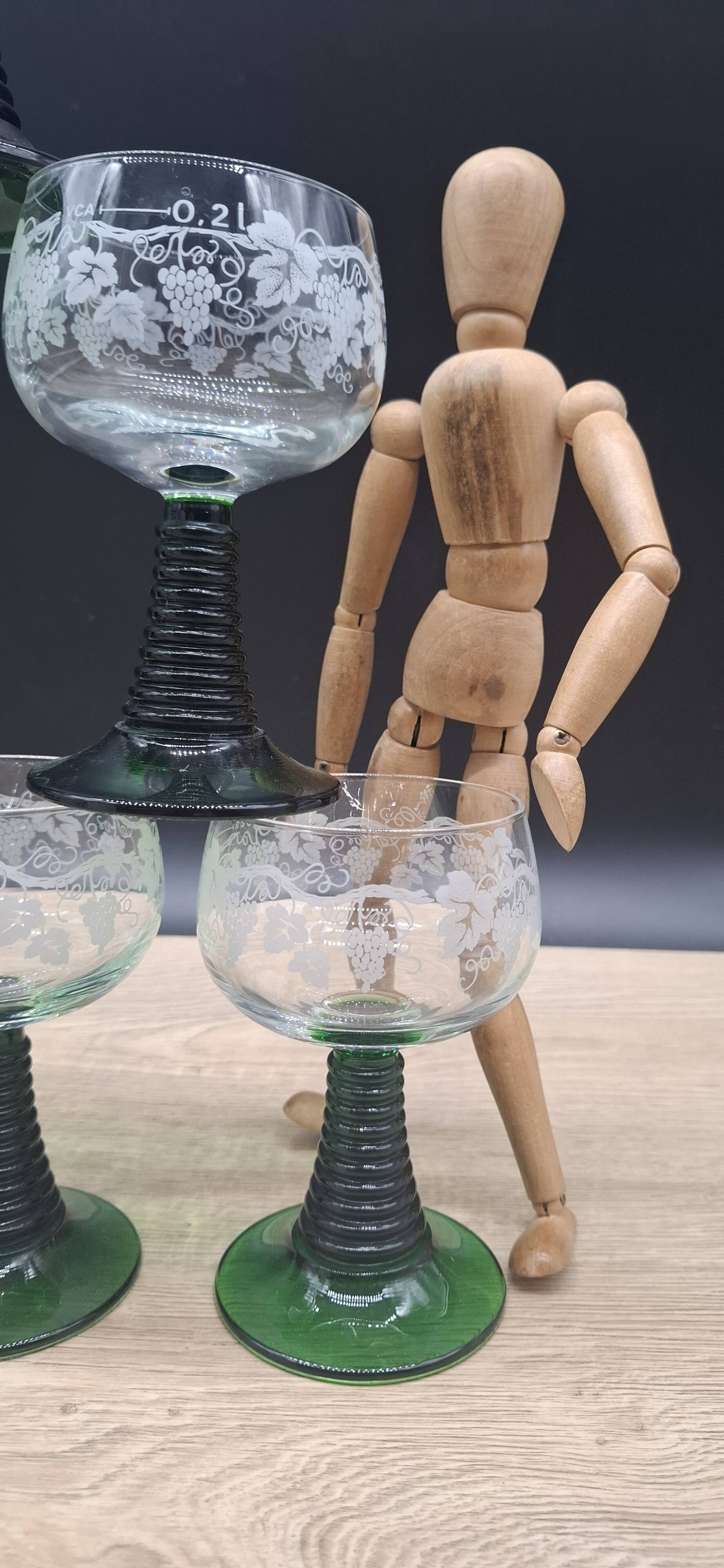 Set of 6 chiseled Roemer wine glasses