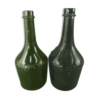 Lot de 2 anciennes bouteille de liqueur benedictine en verre soufflé