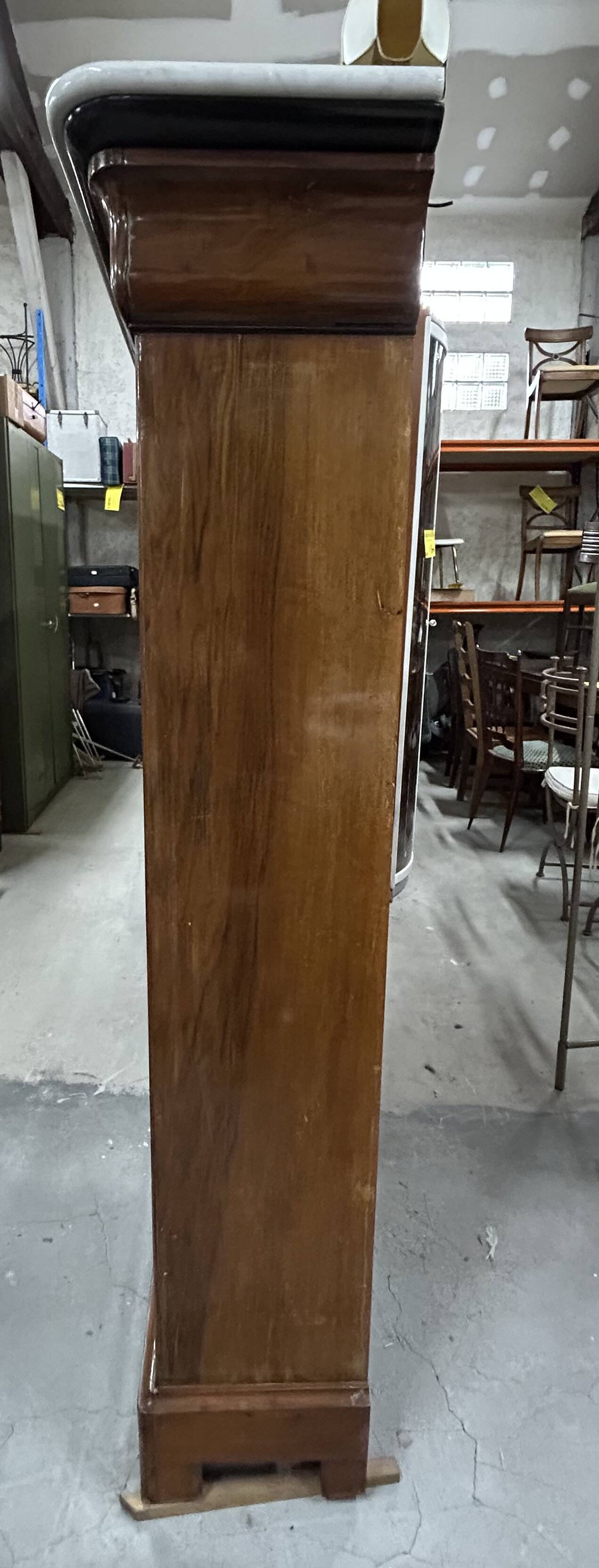 Vitrine Louis Philipe