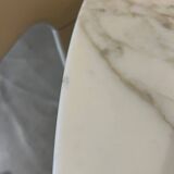 Florence Knoll round table, marble top and tulip base, circa 1960, Eero Saarinen