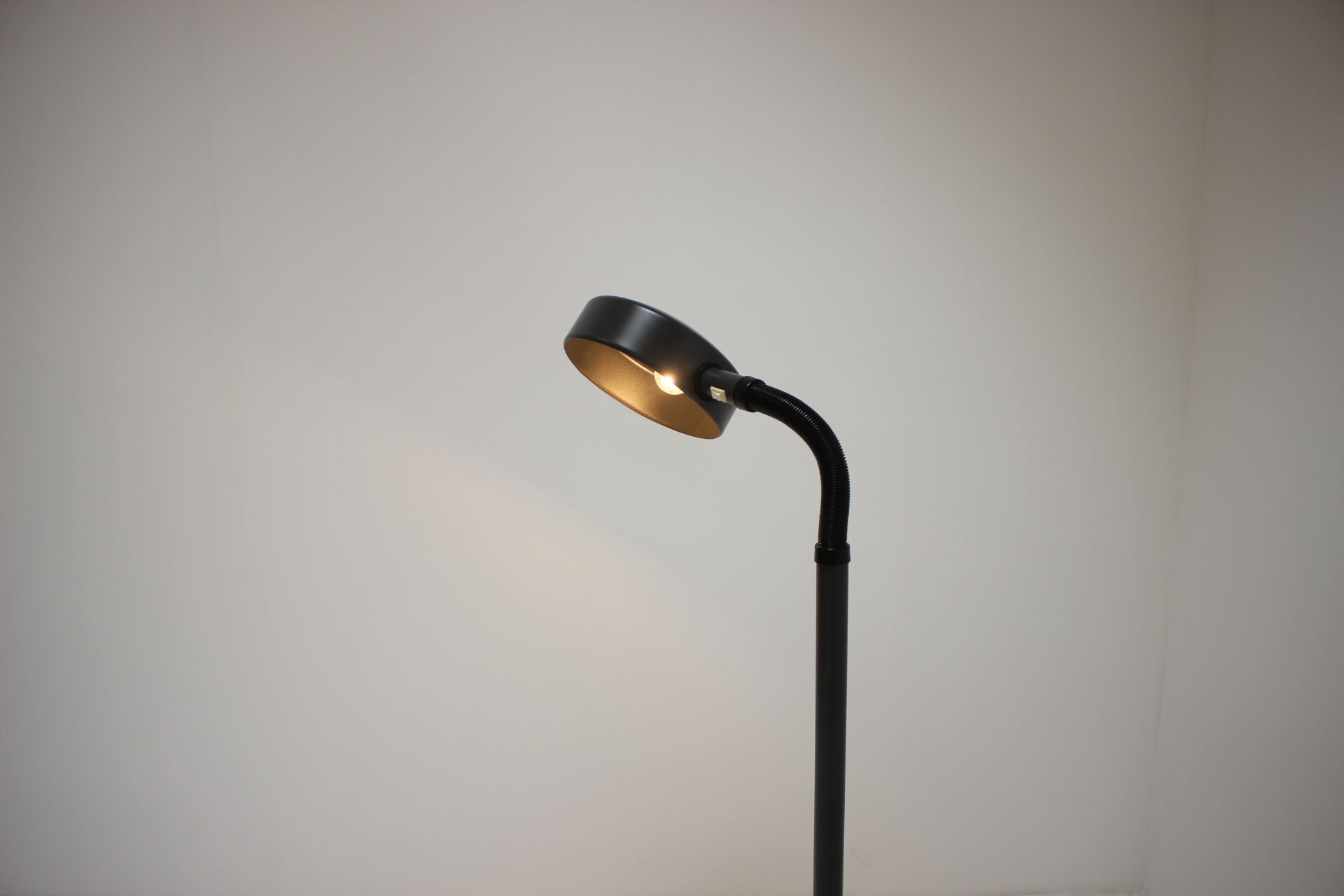 1970s retro vintage freestanding Dijkstra bowl shaped reading floor lamp