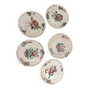 5 assiettes en faïence