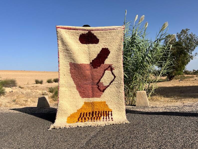 Beni Ouraine handwoven rug, traditional style, size 140 x 260 cm