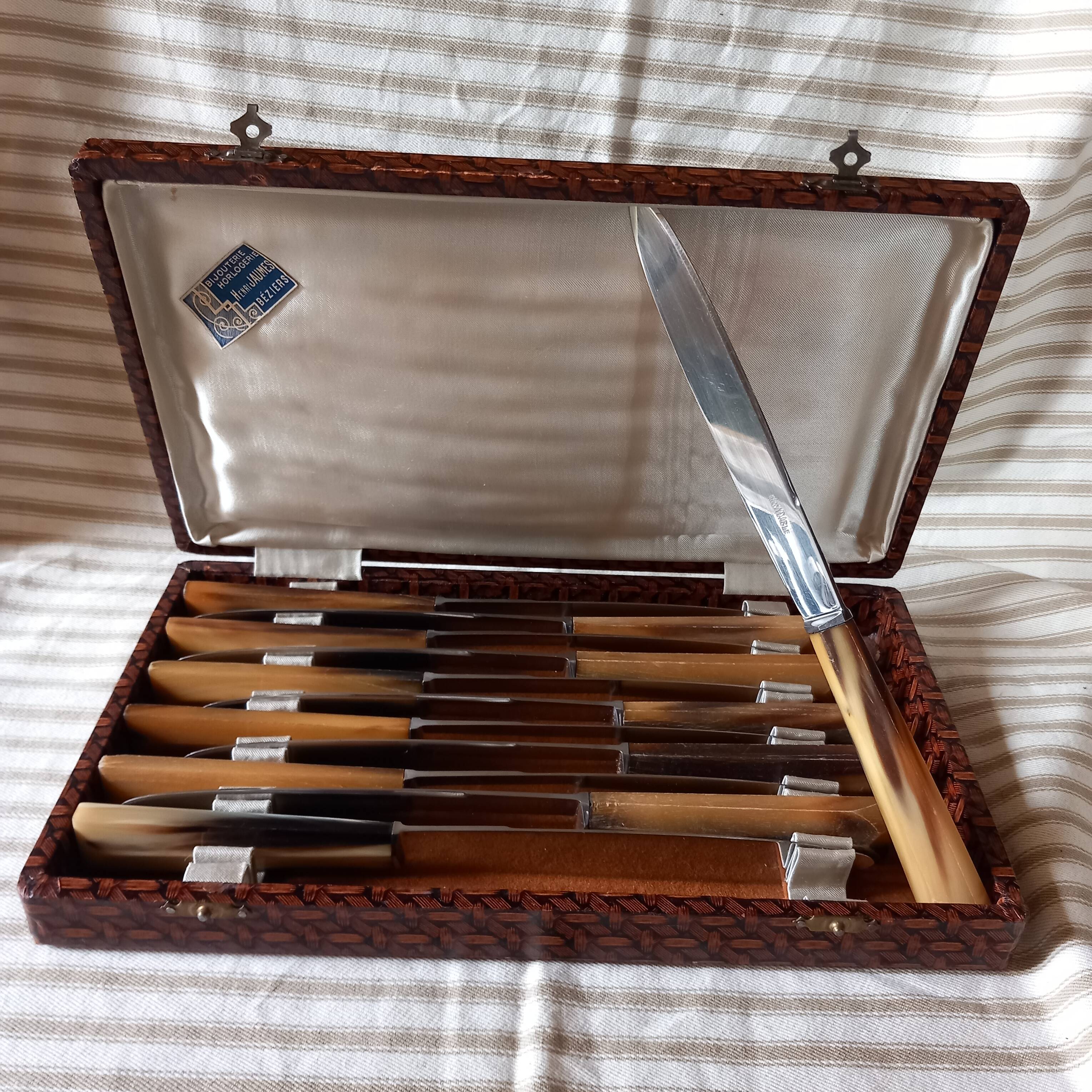 box of 12 vintage table knives