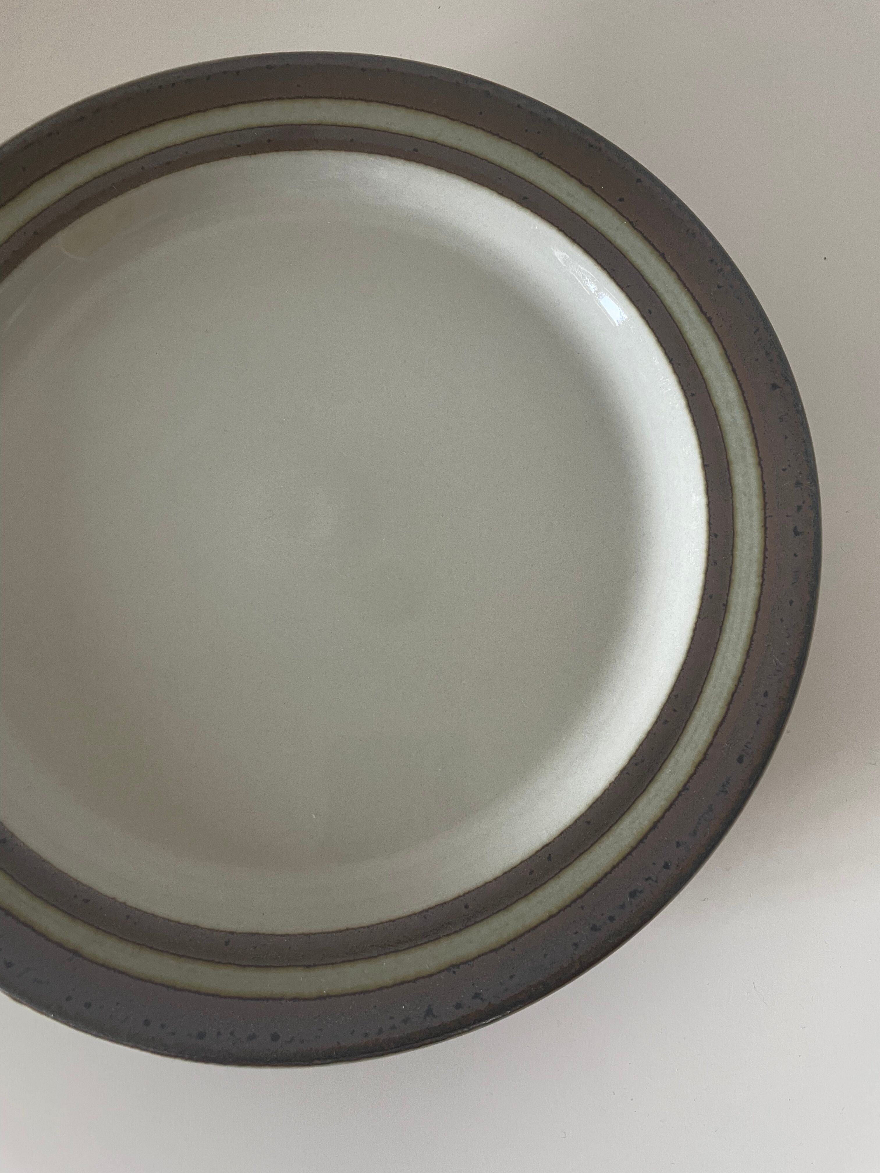 Set of 4 flat plates Karelia, Arabia