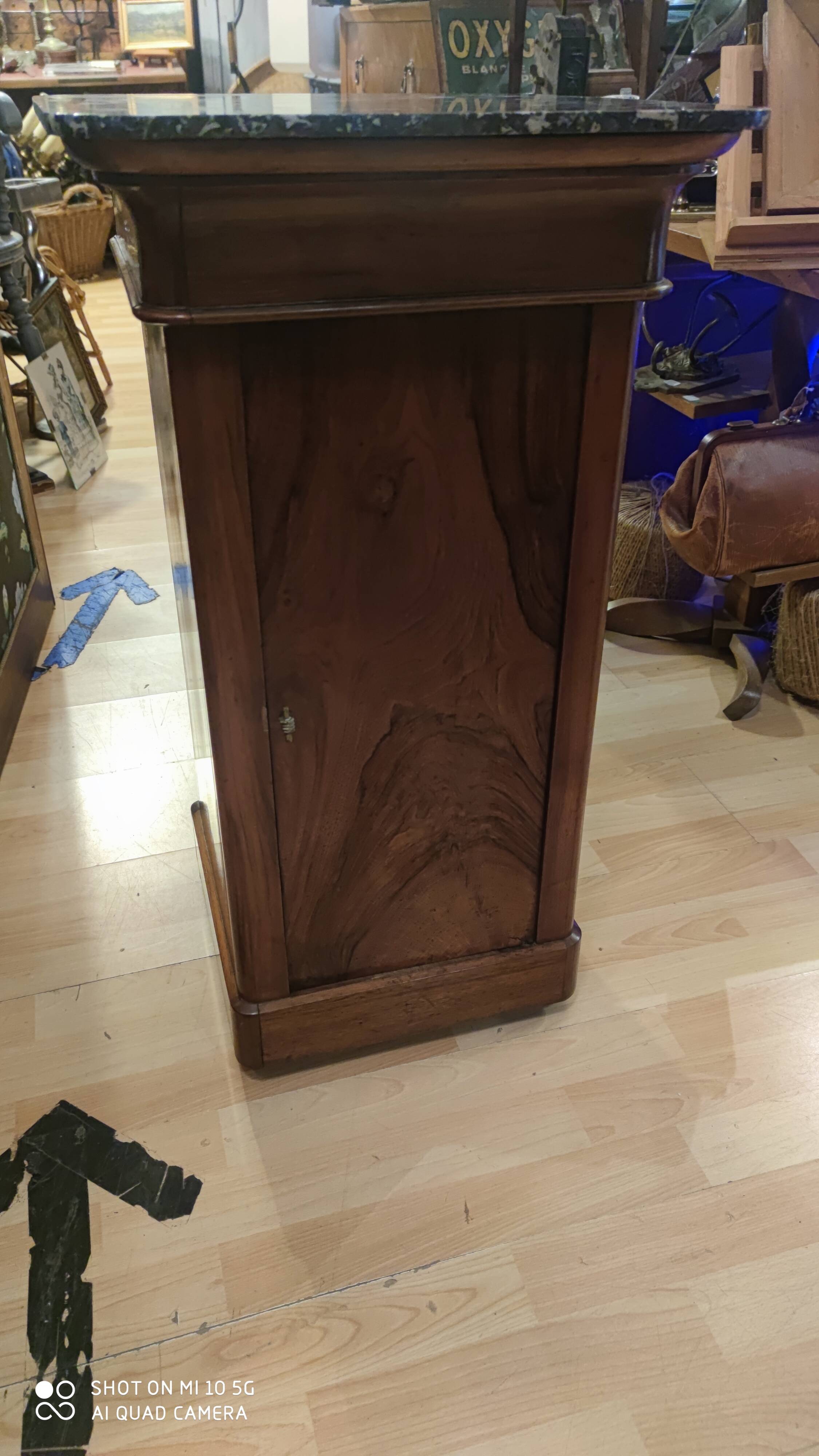 Chevet roulant 4 faces en noyer époque Restauration