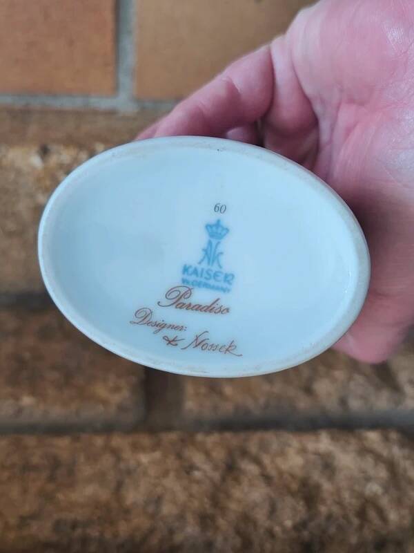 Kaiser porcelain vase from the Paradiso collection with Heron decoration, design by Nossek.