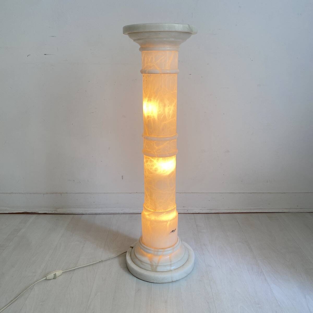 Vintage 1980s luminous alabaster column pedestal