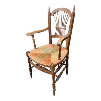 Mulched wooden armchair