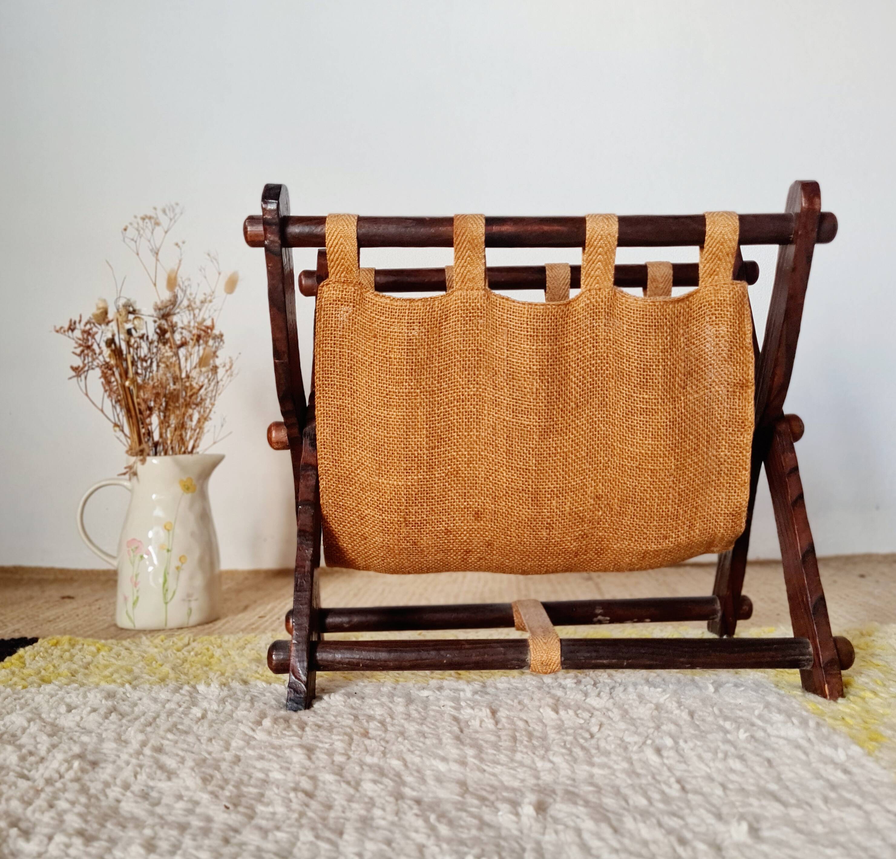 Foldable magazine rack in wood and jute fabric - brutalist