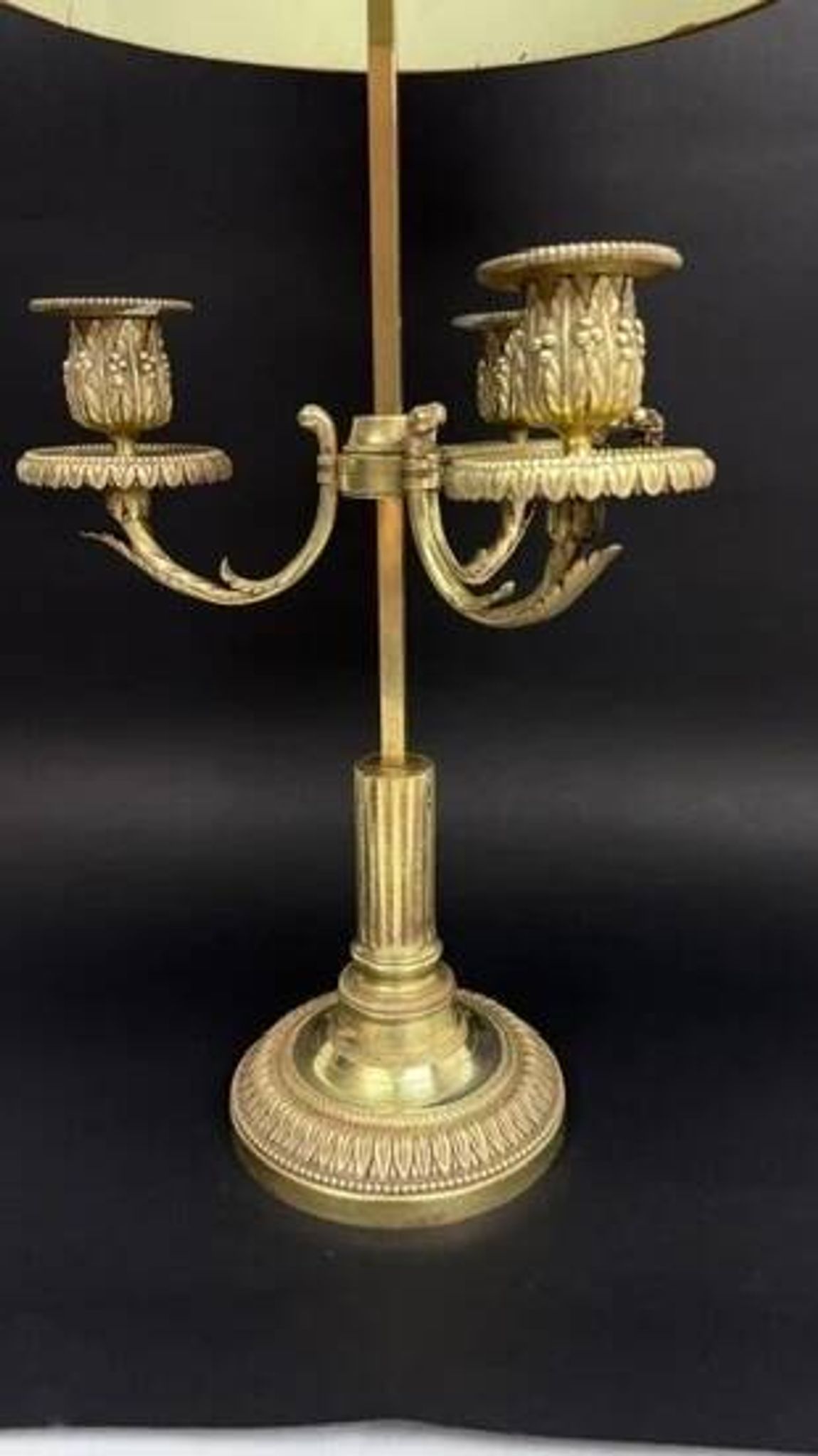 Bronze bouillotte lamp from the 19th century.